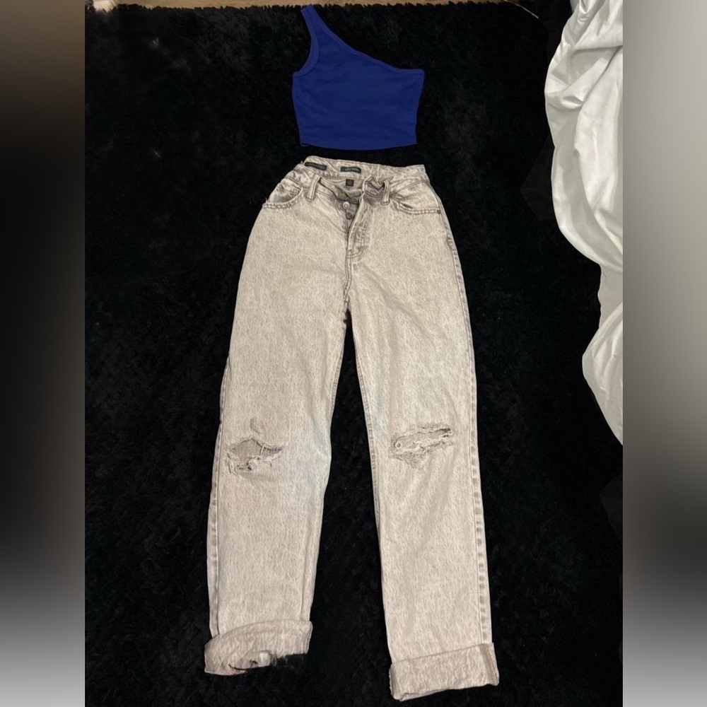 FREE blue shirt / purchase of Light Gray Distressed Straight Leg Jeans
